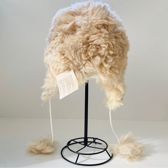 NEW 100% Alpaca cream trapper hat - Picture 3 of 8